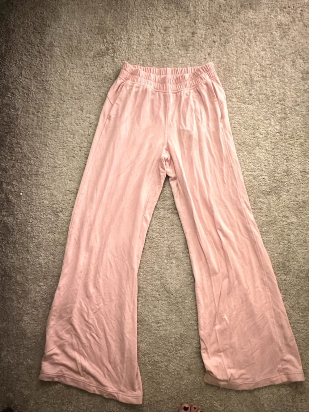 BeCalm Mid-Rise Wide-Leg Pant